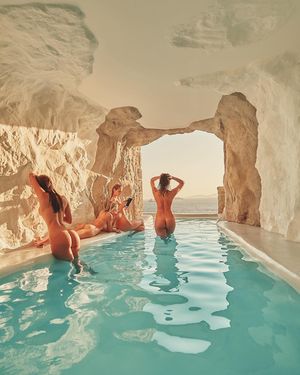 pack of beautys in the grotto pool