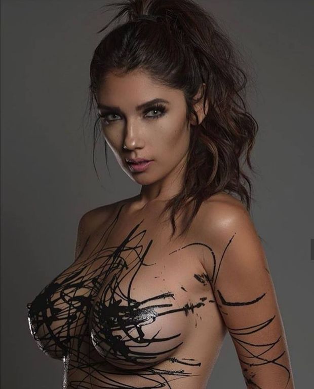 Nice brunette vleesboek