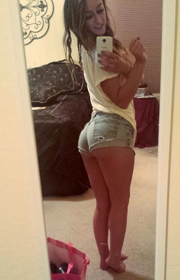 sexy teen ass in jean shorts
