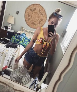 Cheyenne Barnette is looking sexy as hell in bikini