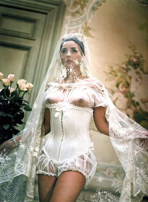 Monica's perfect wedding dress.