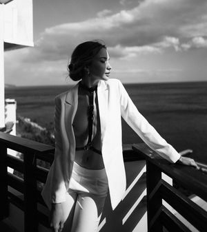 The sun on her face!