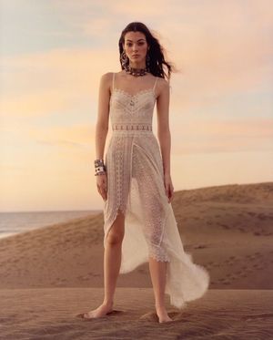 Dont look at my pussy