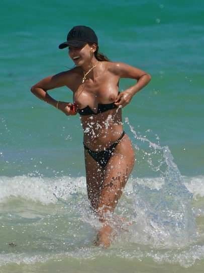Patricia Contreras Boobs Out On A Beach In Miami