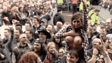 concert narcissistic slut showing