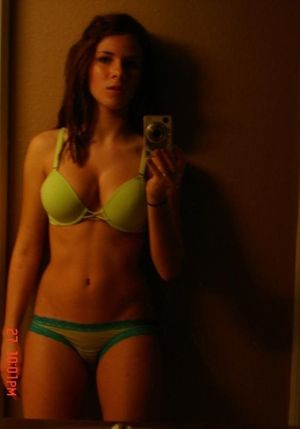 gorgeous amateur teen selfie