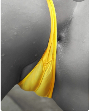 beutiful lipslip & asshole exposed