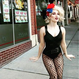 Curvy Amature Hot Chick Looks Like Madona