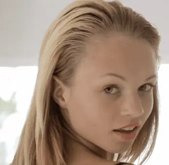nomi sexy stare