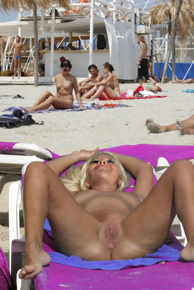 Beach pussy