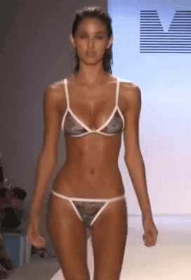 Firm tits bouncing
