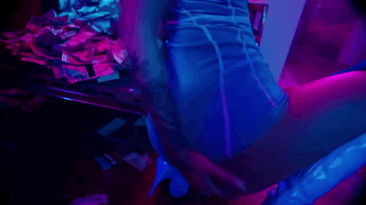 Slow Iggy azalea ass grab