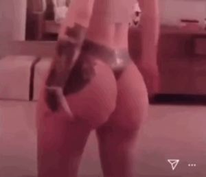 Iggy Azalea double hand spank