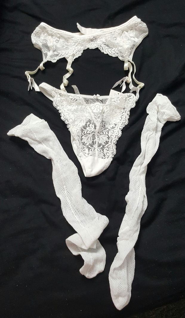 New thong arrived to go with my new sussies and fishnets,