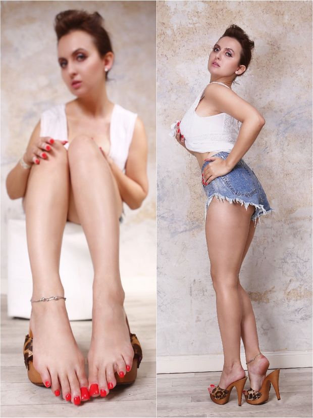 Barefeet & high heels ;)