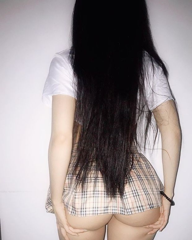 behind a sexy asian ass