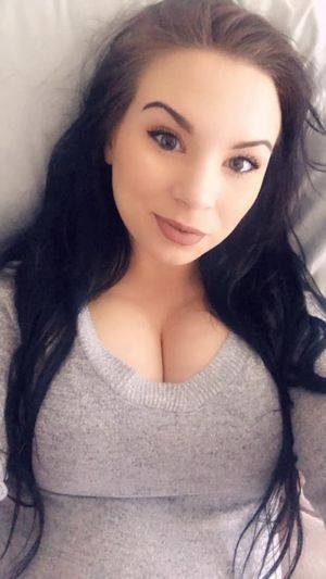 What a rack and some good cock sucking lips