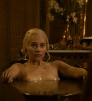 Emilia Clarke Daenerys Targaryen Nude 09