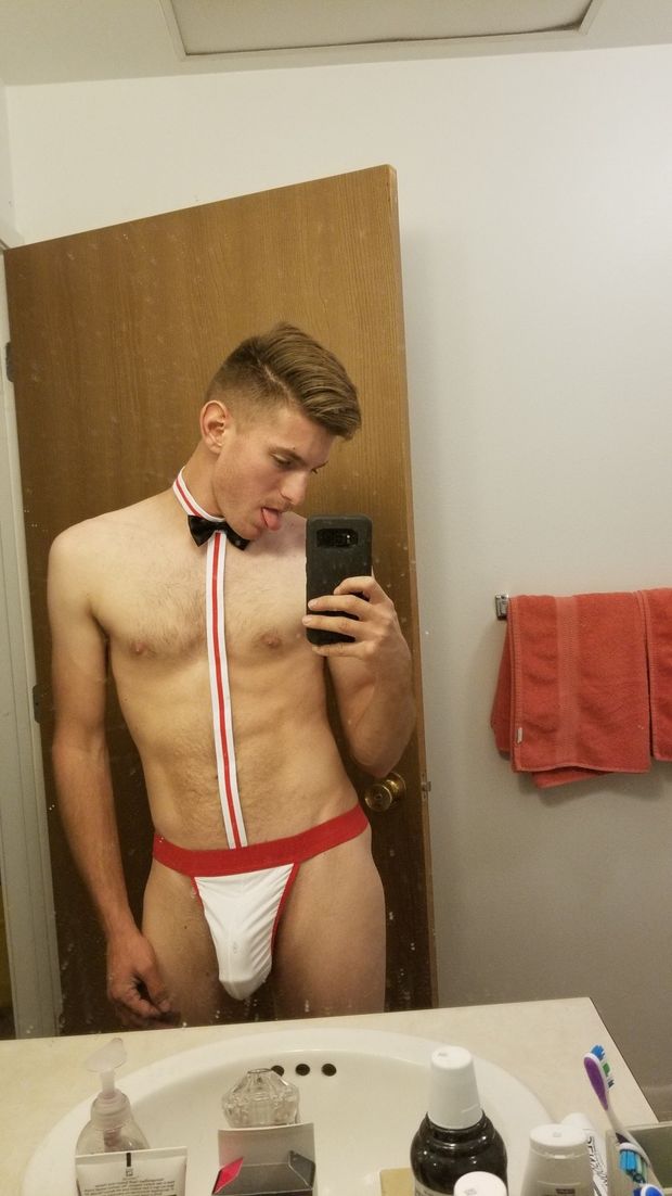 Big bulge in sexy undies