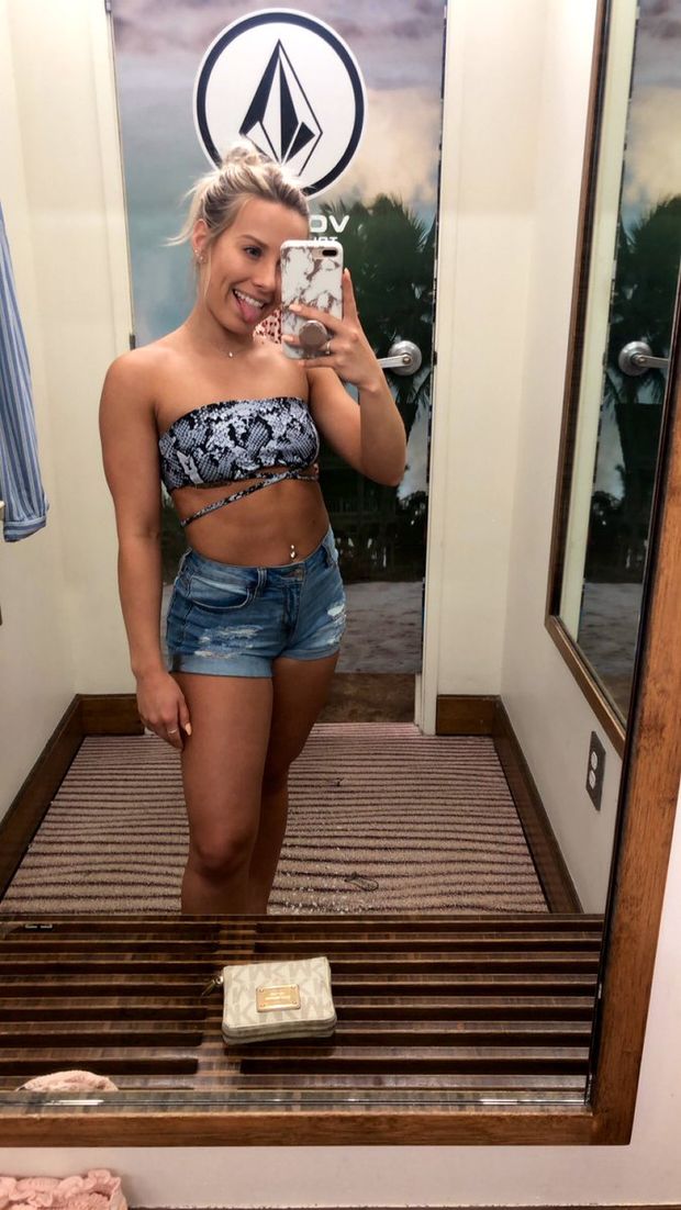 selfshot babe