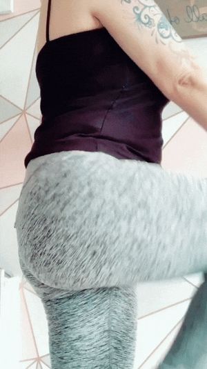 Milf got a jiggling ass