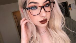 Amilia Onyx looking good