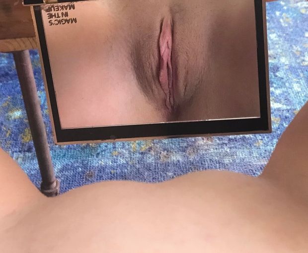 pussy selfie