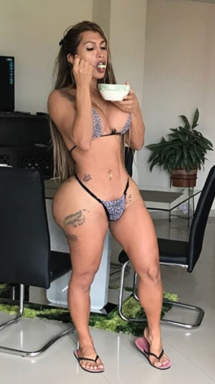 Suck Her During Breakfast