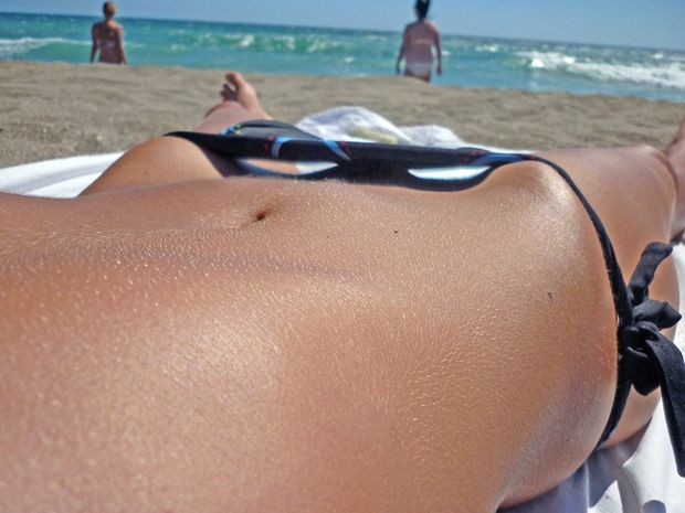 Bikini bridge beach
