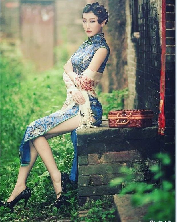 ASIAN MILF