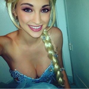 Anna faith carlson is looking sexy as hell with big boobs and cleavage
