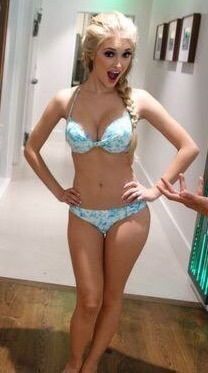 Anna faith carlson is looking sexy as hell in bikini with big boobs and cleavage