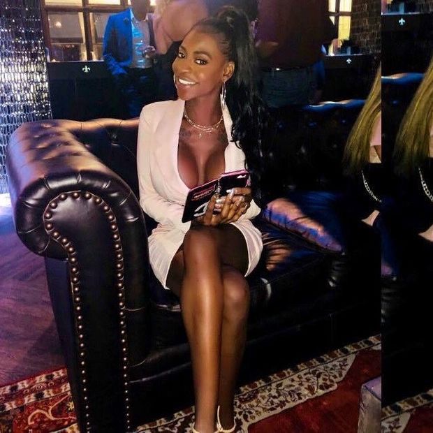 Amature Black Milf Bimbo & Dark Fem Cleavage
