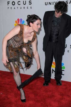 Amanda Palmer down blouse action