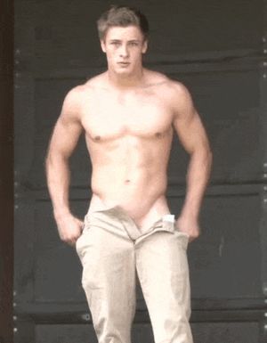 Big shoulders, stubby dick ....