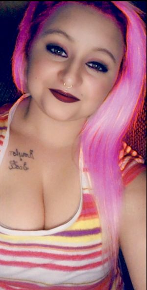 My lover on the side I love to pull her pink hair while I pound her pussy from behind