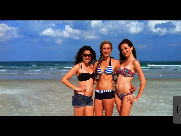 3 bikini babes
