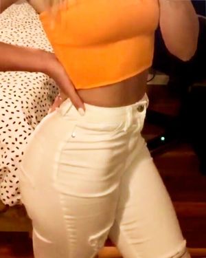 Amazing curvy teen with nice tits