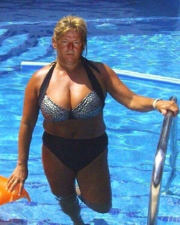 Sexy Blonde Bimbo In two pice bikini