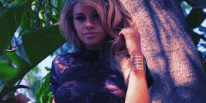 Jessa Rhodes gleaming in the jungle