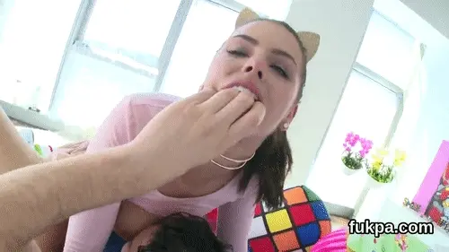 Glamorous idol flaunts huge bum and gets anal penetrated