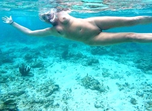 nude snorkeling