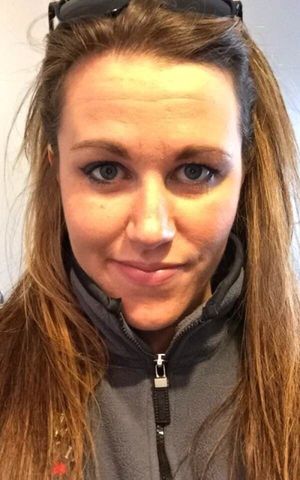 jerkingintraffic: Trying out this whole naked-selfie-in-car thing 01