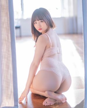 charming korean girlfriend