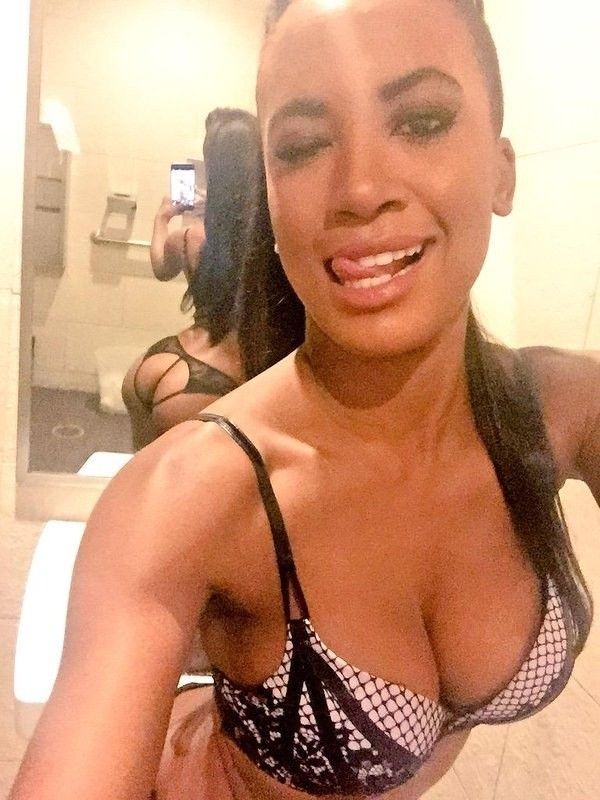 Lingerie Selfie