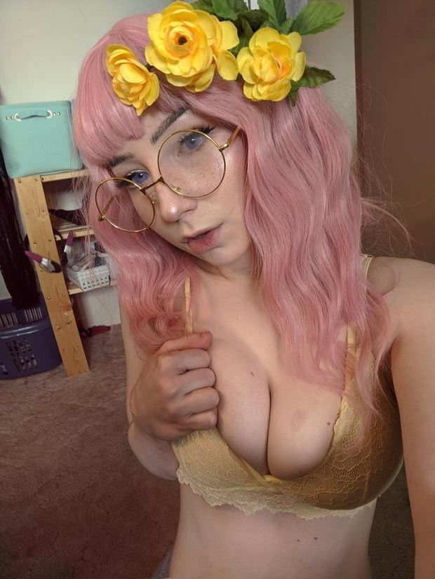 stunning emo amateur babe