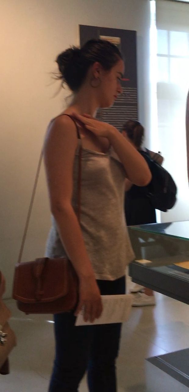 Braless in Paris