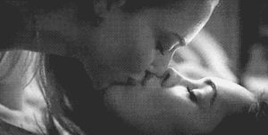 lesbians kiss