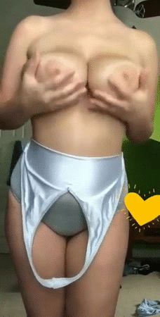 Natural boobs revealing 3/3