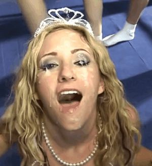 Hillary Scott discusses her passion for semen